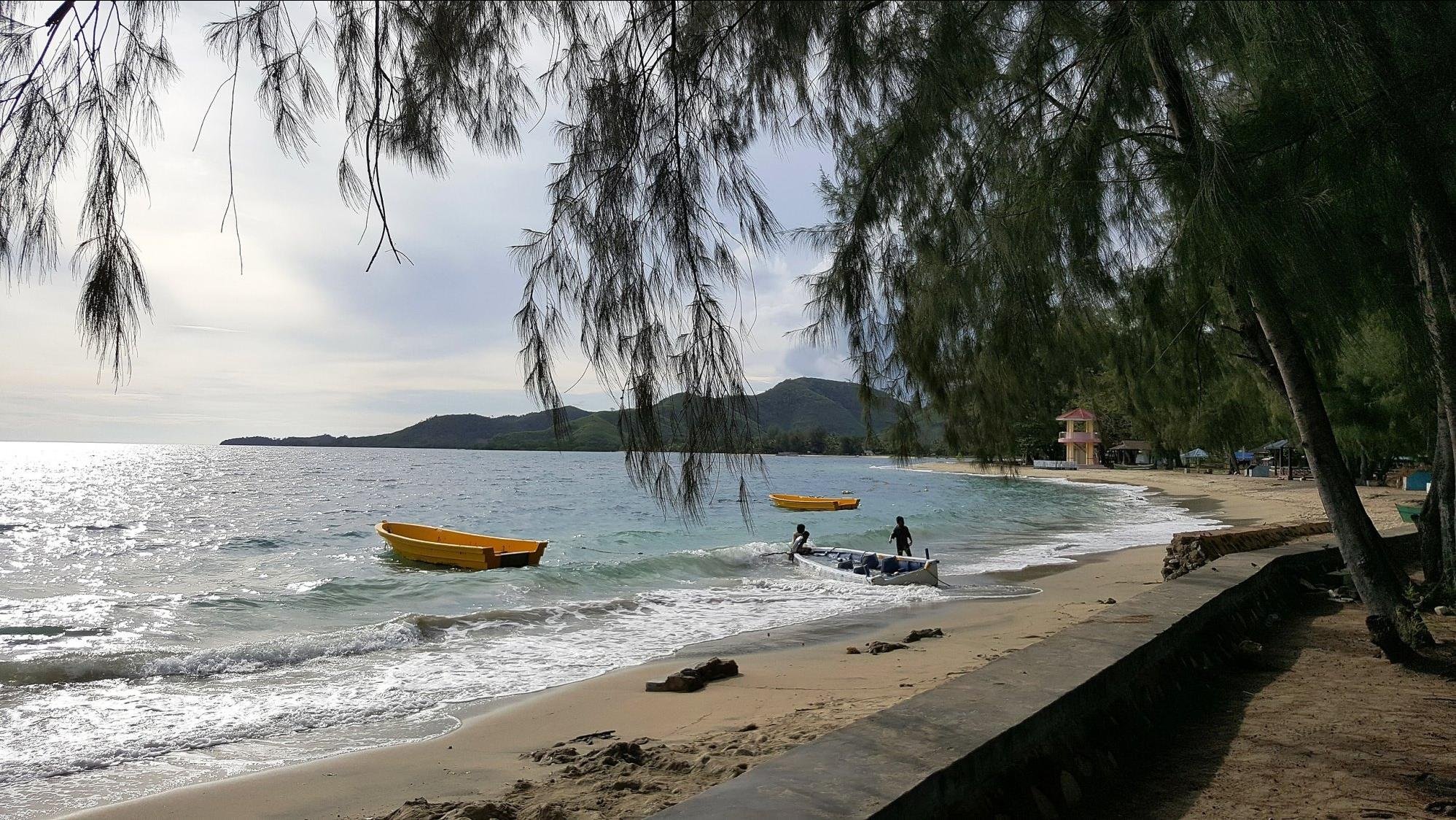 Pantai Bumbulan Gorontalo
