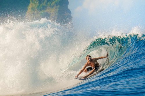 Sumba surfing